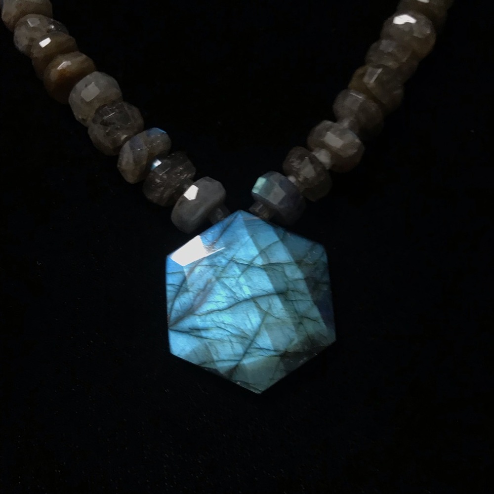 #Faceted #Labradorite necklace…